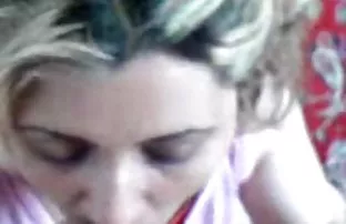 XXX ప్రియురాలు పీల్చటం కాక్ యొక్క stripper వద్ద ఒక bachelorette పార్టీ