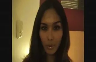 XXX టెండర్ చికెన్ ఇబ్బంది పెట్టాడు టేబుల్ మీద మరియు ఆమె కాళ్లు పూర్తి