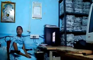 XXX సెక్స్ ఒక యువ జంట ఒక రాగి జుట్టు పరిపక్వ