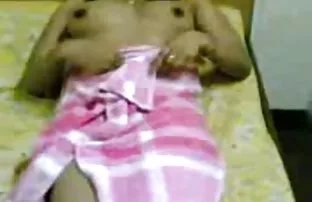XXX పడుతుంది కెమెరా ఈ చిక్ ఆమె మనిషి