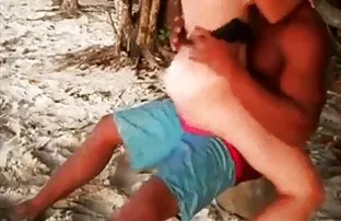 XXX నోటిలో సెక్స్ రతి యువ జంట మరియు ఒక తొందరపాటు