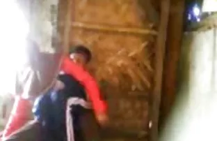 XXX ద్వారా ఒక రంధ్రం లో పెంటీ హౌస్ వ్యక్తి Fucks రష్యన్