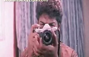 XXX టామీ నిర్వహించారు. మొదటి సెక్స్ కన్య
